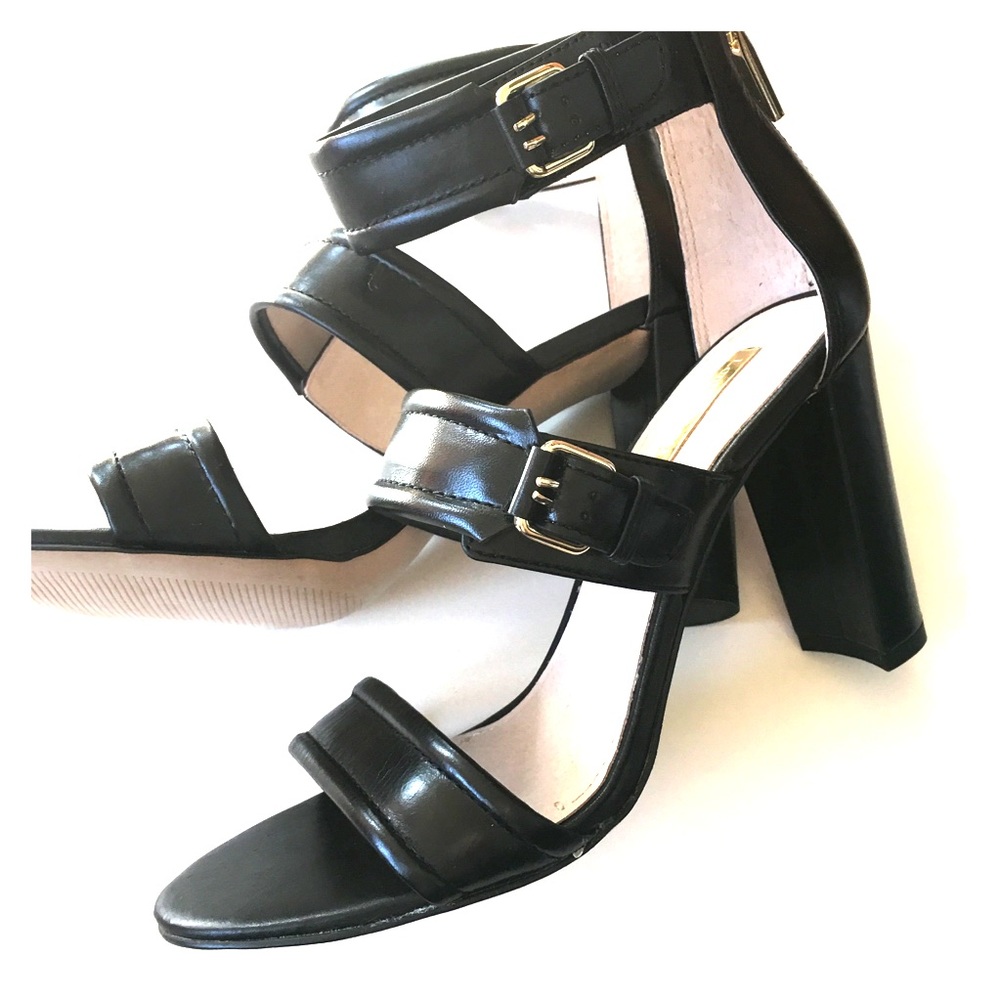 NEW black leather sandal Louise Camuto ankle strap - Picture 1 of 8